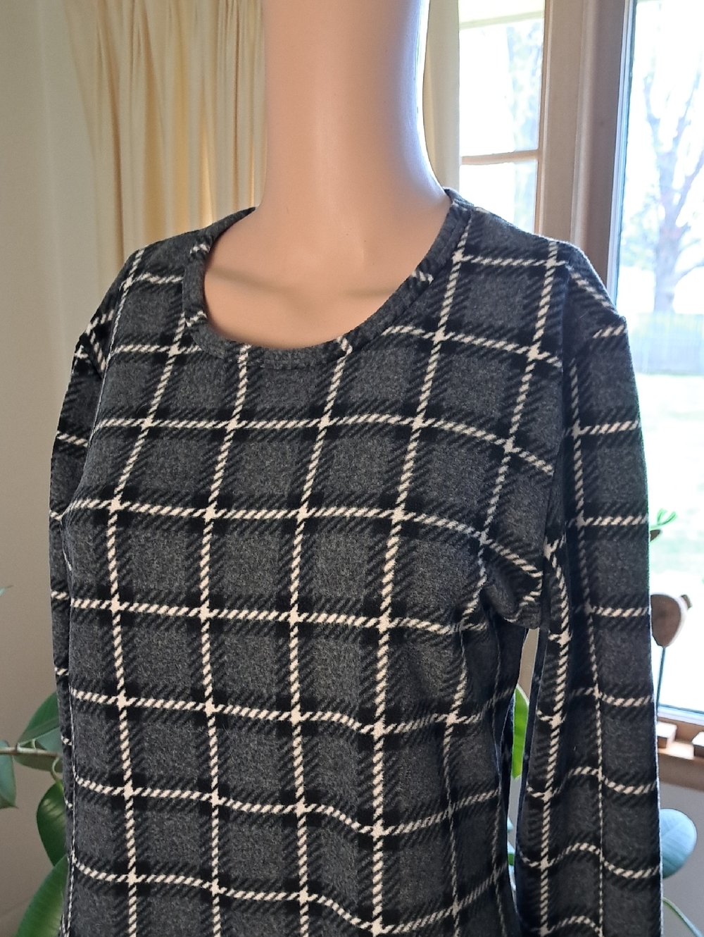 Cuddl Duds Black and White Windowpane Long-Sleeve Top - Picture 2 of 7